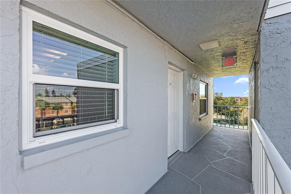 На продажу: $399,000 (2 спален, 2 ванн, 1110 Квадратных фут)