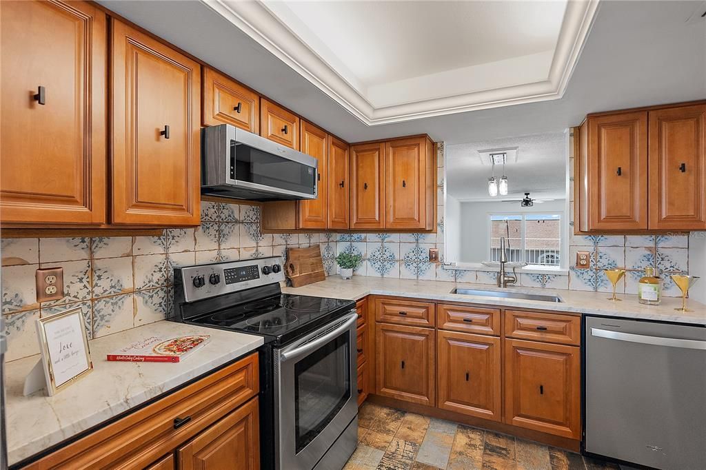 На продажу: $399,000 (2 спален, 2 ванн, 1110 Квадратных фут)