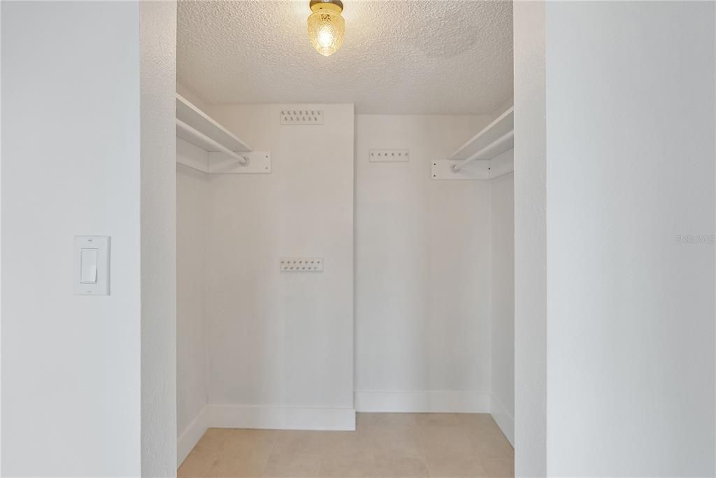 На продажу: $399,000 (2 спален, 2 ванн, 1110 Квадратных фут)