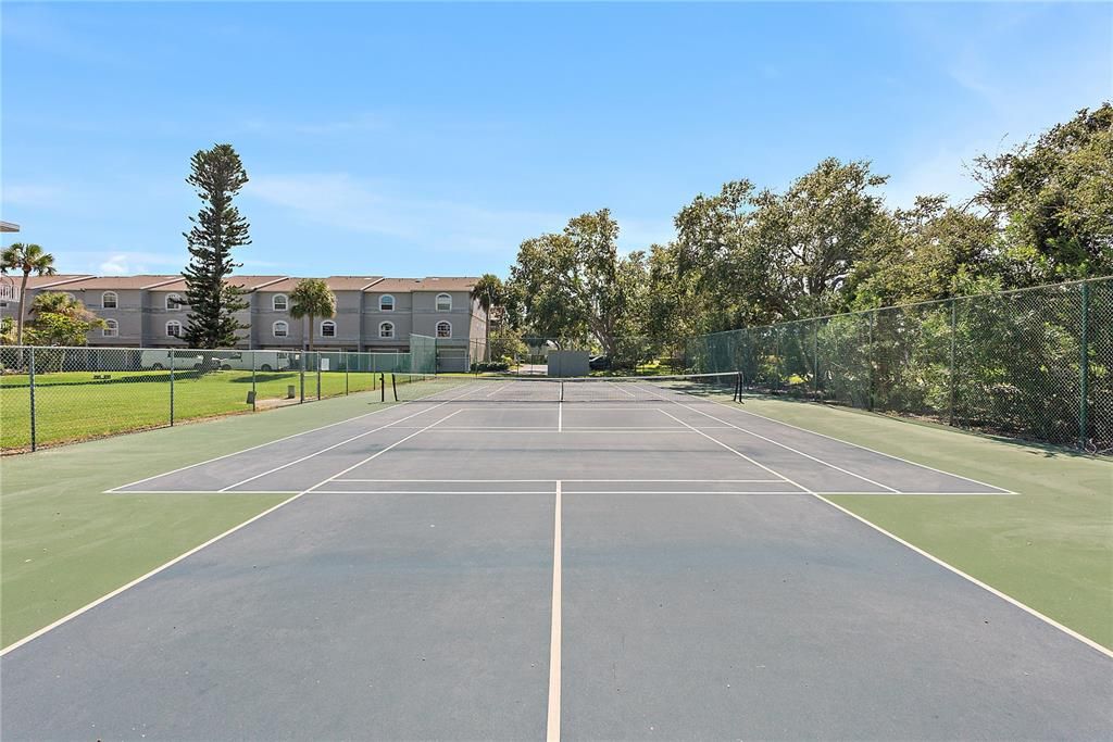 На продажу: $399,000 (2 спален, 2 ванн, 1110 Квадратных фут)