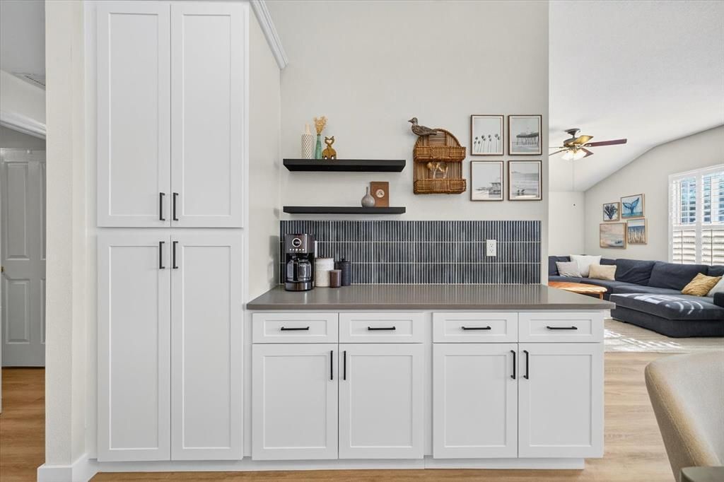 En Venta: $475,000 (4 camas, 2 baños, 2243 Pies cuadrados)