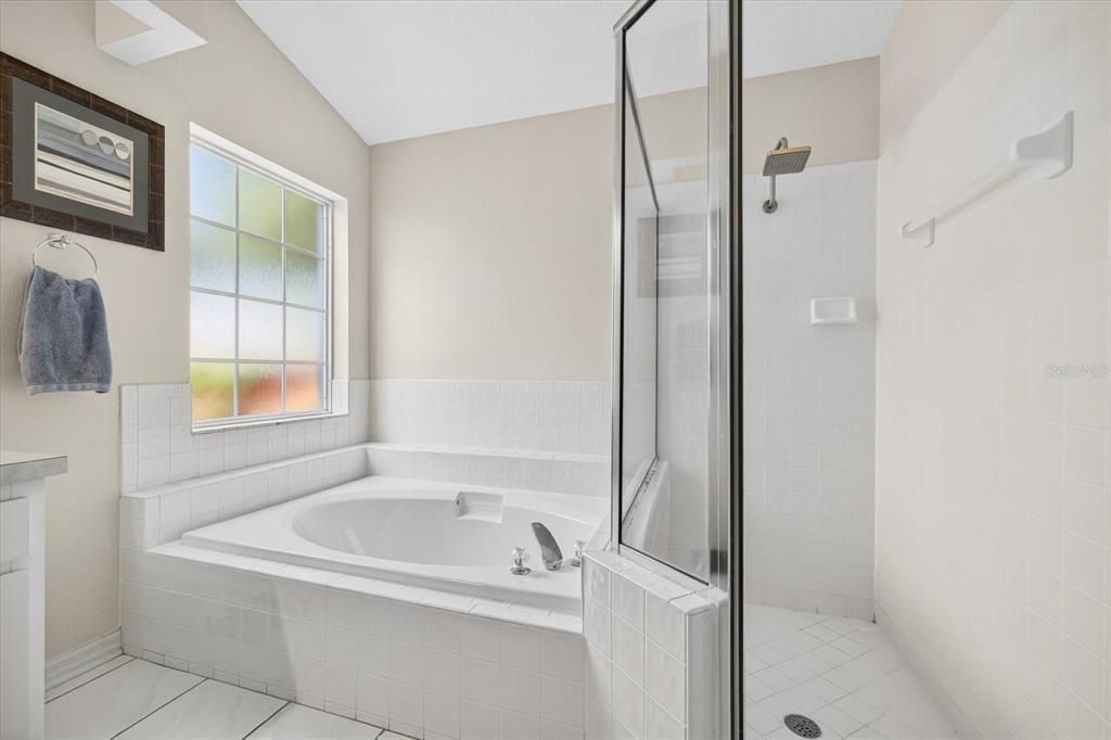 En Venta: $475,000 (4 camas, 2 baños, 2243 Pies cuadrados)