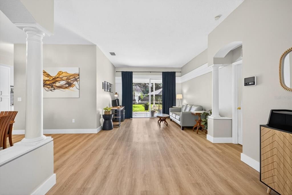 En Venta: $475,000 (4 camas, 2 baños, 2243 Pies cuadrados)