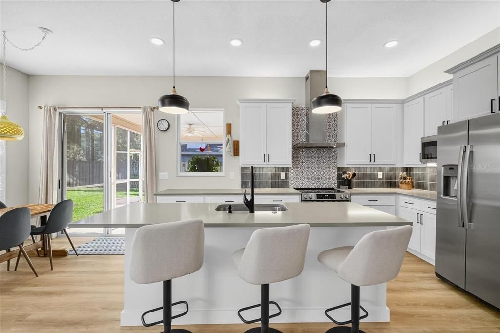 En Venta: $475,000 (4 camas, 2 baños, 2243 Pies cuadrados)