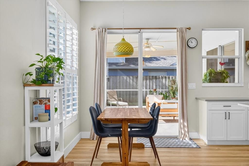 En Venta: $475,000 (4 camas, 2 baños, 2243 Pies cuadrados)