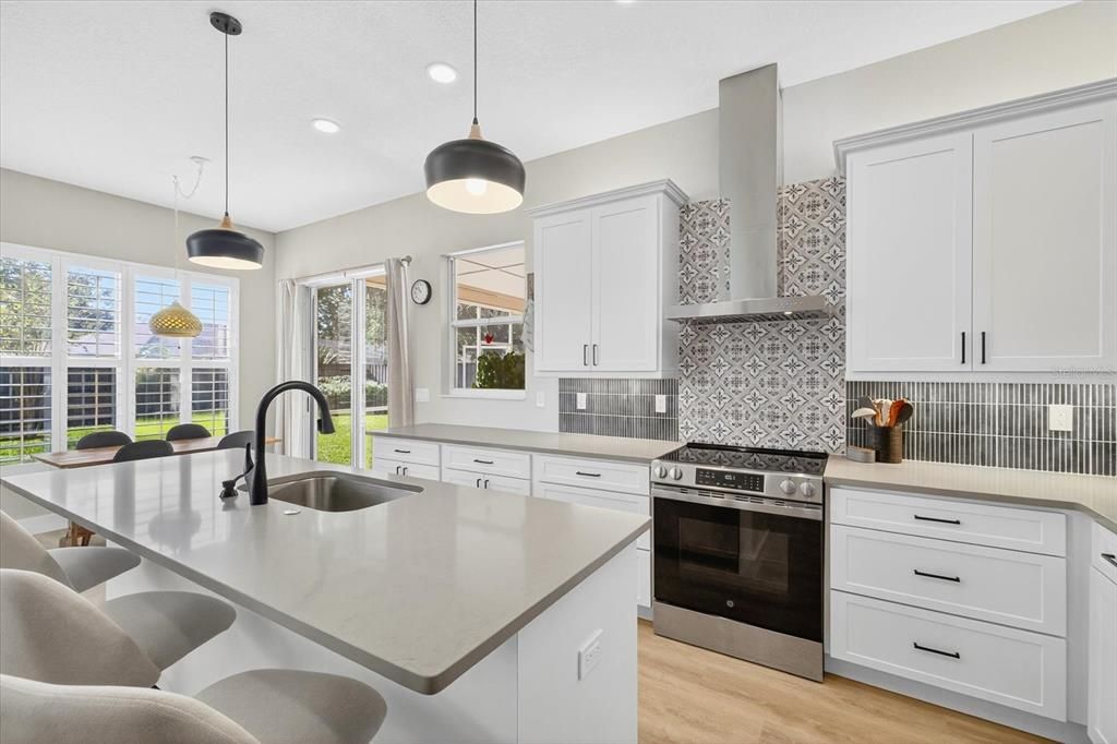 En Venta: $475,000 (4 camas, 2 baños, 2243 Pies cuadrados)