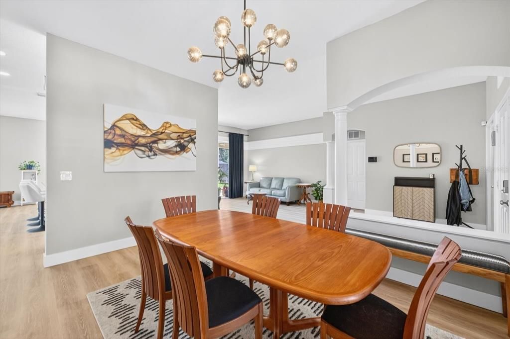 En Venta: $475,000 (4 camas, 2 baños, 2243 Pies cuadrados)