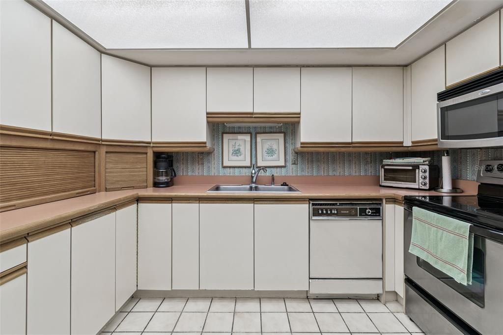 На продажу: $625,000 (2 спален, 2 ванн, 1441 Квадратных фут)