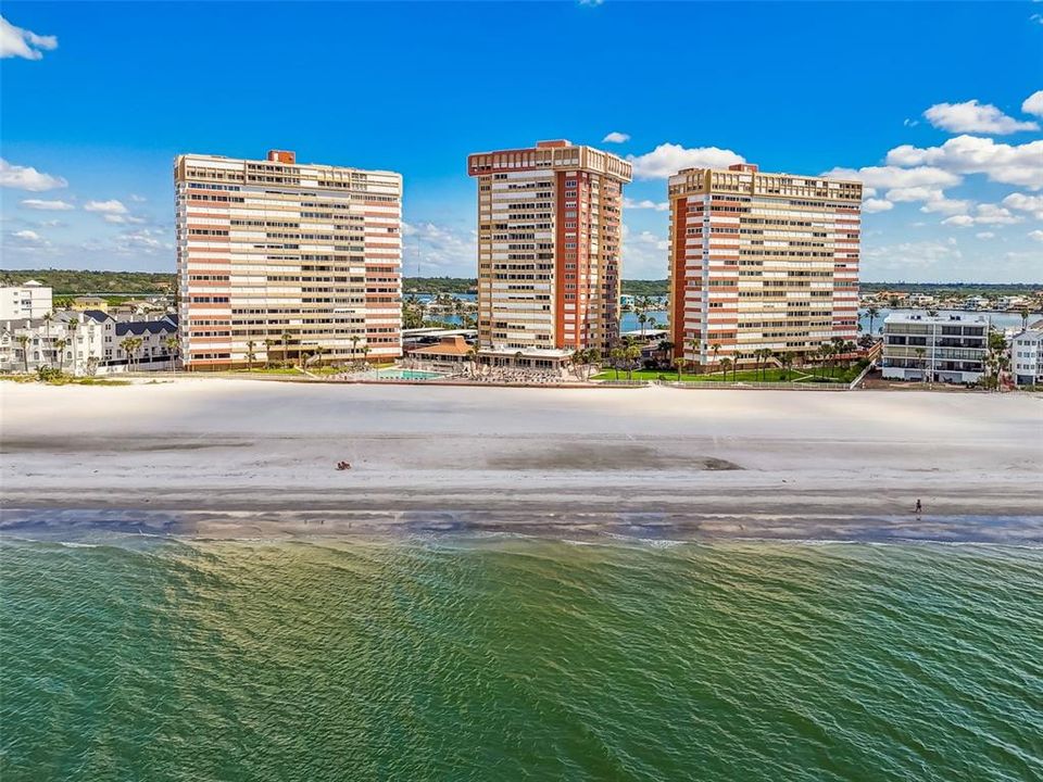 На продажу: $625,000 (2 спален, 2 ванн, 1441 Квадратных фут)