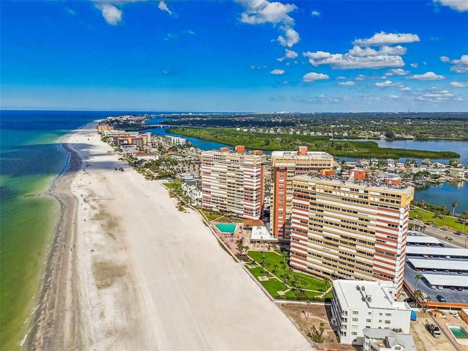 На продажу: $625,000 (2 спален, 2 ванн, 1441 Квадратных фут)