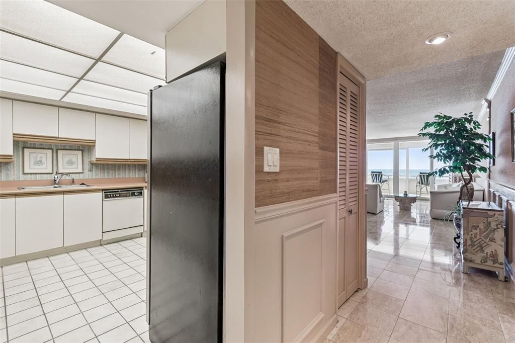 На продажу: $625,000 (2 спален, 2 ванн, 1441 Квадратных фут)