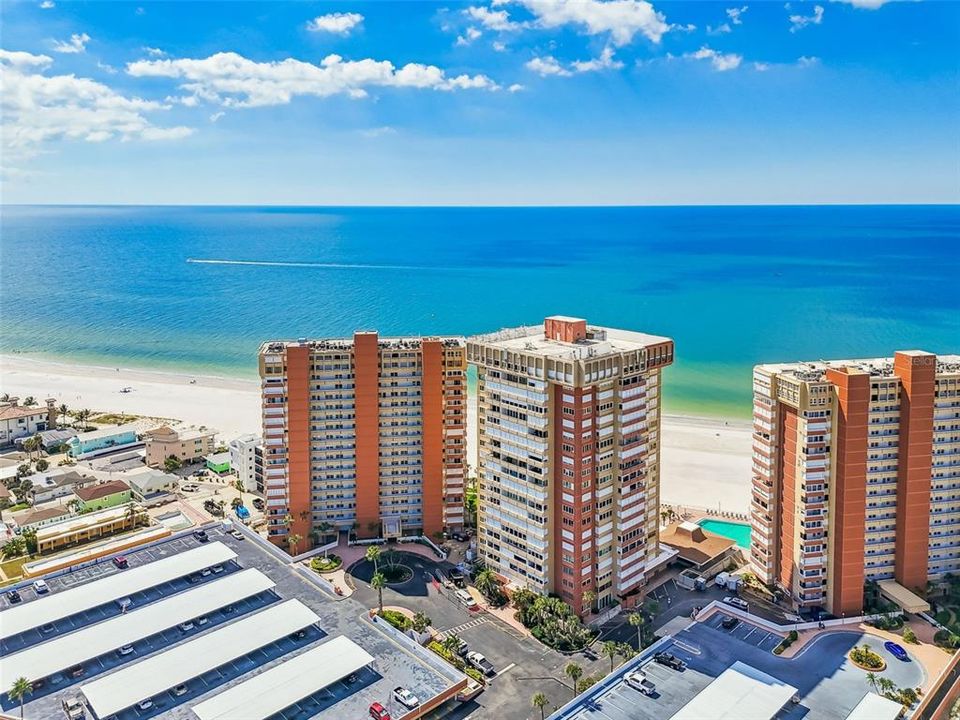 На продажу: $625,000 (2 спален, 2 ванн, 1441 Квадратных фут)