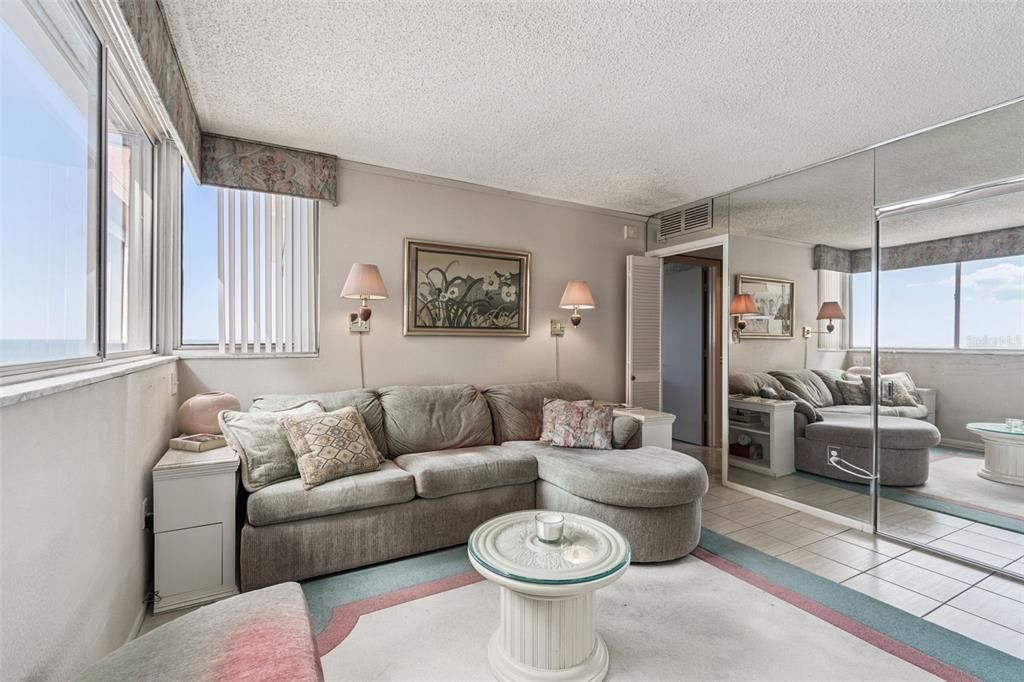 На продажу: $625,000 (2 спален, 2 ванн, 1441 Квадратных фут)