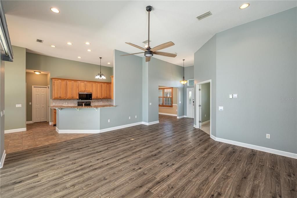 For Sale: $750,000 (4 beds, 2 baths, 2217 Square Feet)