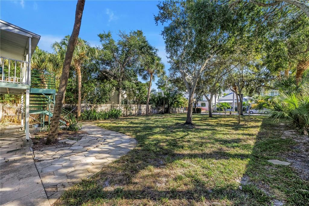 For Sale: $835,000 (0.16 acres)