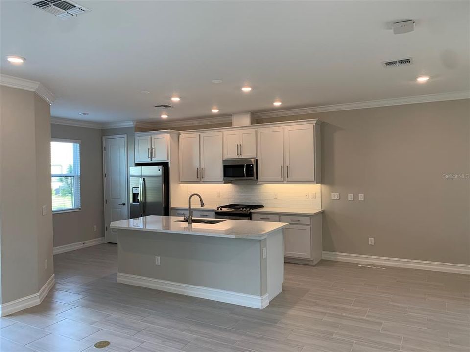 For Sale: $374,900 (3 beds, 2 baths, 1827 Square Feet)