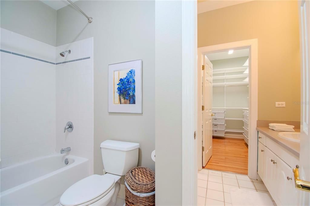 En Renta: $6,000 (3 camas, 2 baños, 2357 Pies cuadrados)