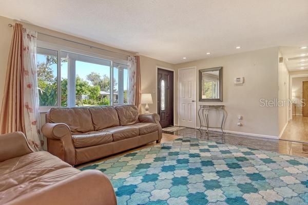 Active With Contract: $419,900 (4 beds, 2 baths, 1632 Square Feet)