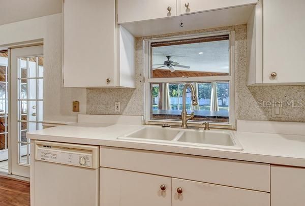 Active With Contract: $419,900 (4 beds, 2 baths, 1632 Square Feet)