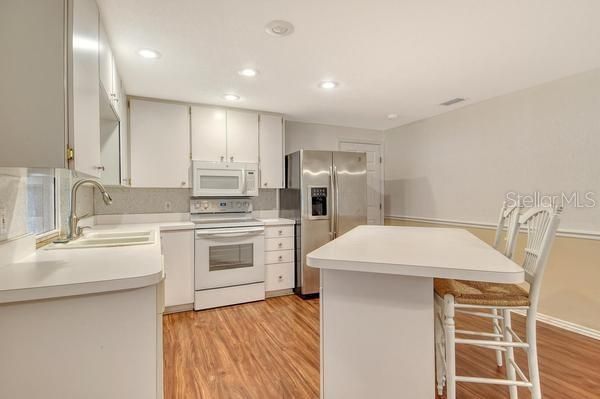 Active With Contract: $419,900 (4 beds, 2 baths, 1632 Square Feet)