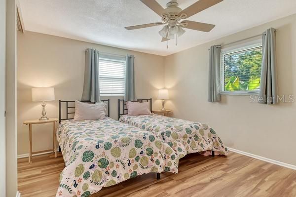 Active With Contract: $419,900 (4 beds, 2 baths, 1632 Square Feet)