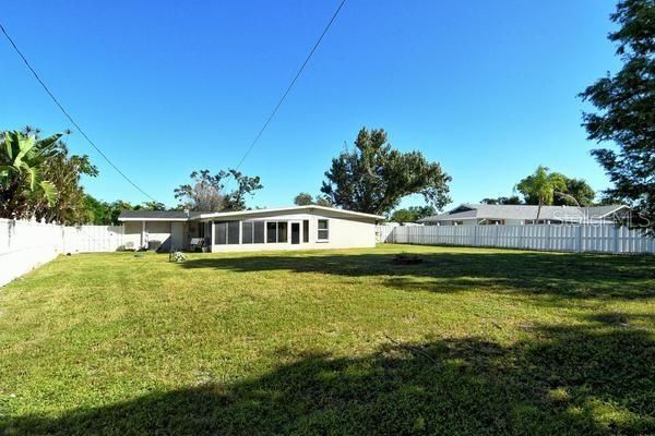 Active With Contract: $419,900 (4 beds, 2 baths, 1632 Square Feet)