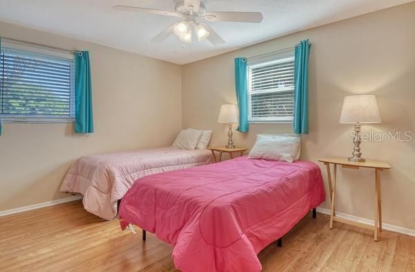 Active With Contract: $419,900 (4 beds, 2 baths, 1632 Square Feet)