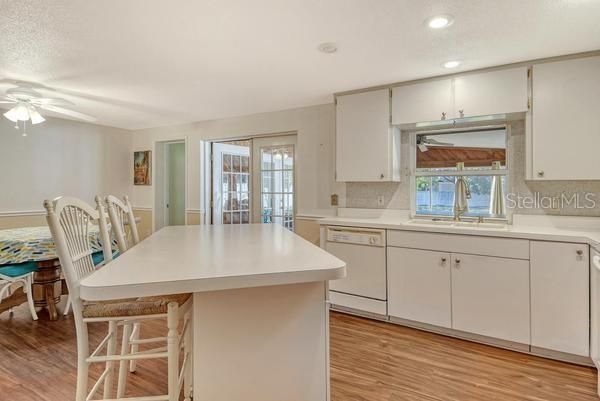 Active With Contract: $419,900 (4 beds, 2 baths, 1632 Square Feet)