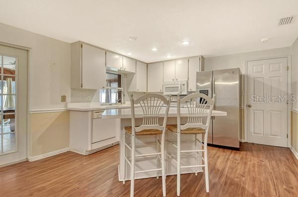 Active With Contract: $419,900 (4 beds, 2 baths, 1632 Square Feet)