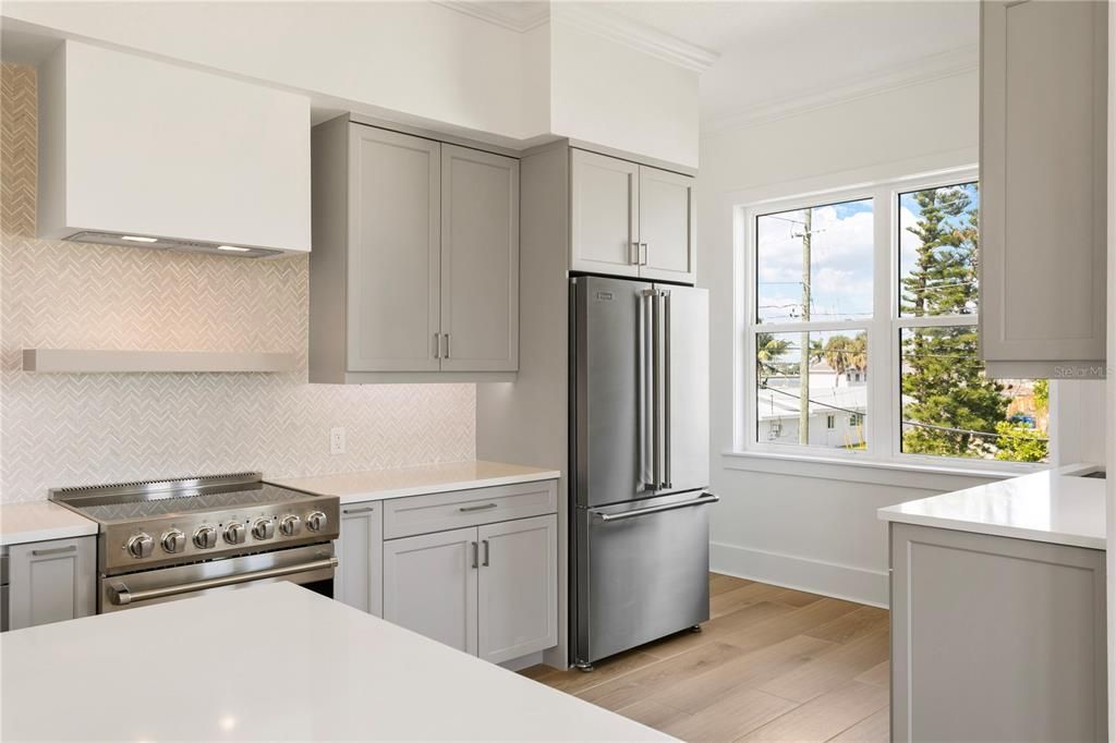 En Venta: $1,175,000 (3 camas, 3 baños, 2200 Pies cuadrados)