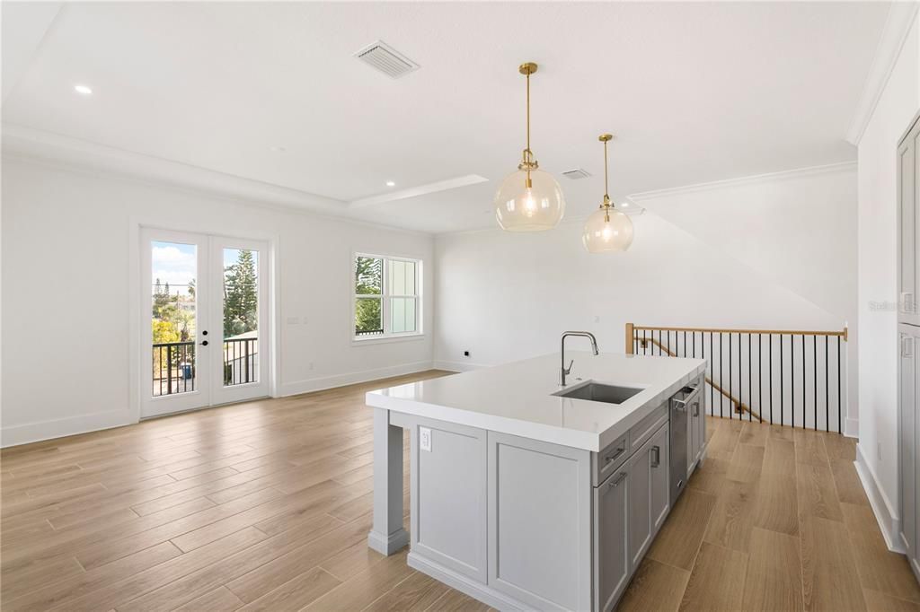 En Venta: $1,175,000 (3 camas, 3 baños, 2200 Pies cuadrados)