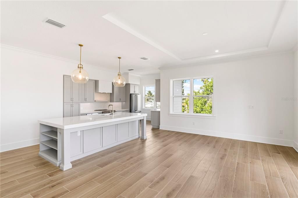 En Venta: $1,175,000 (3 camas, 3 baños, 2200 Pies cuadrados)