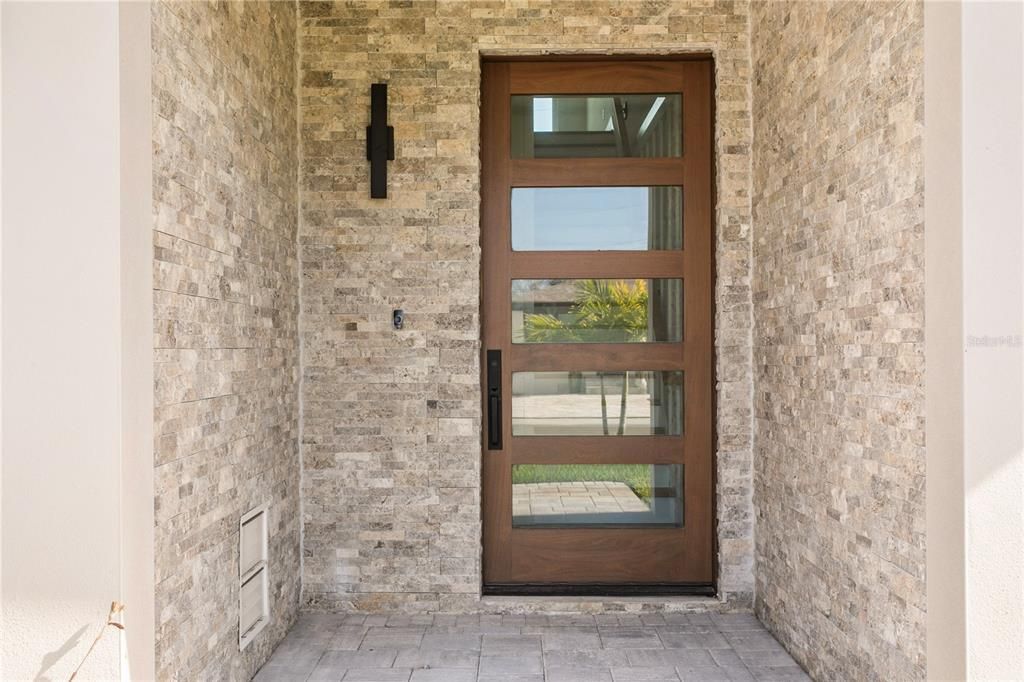 En Venta: $1,175,000 (3 camas, 3 baños, 2200 Pies cuadrados)