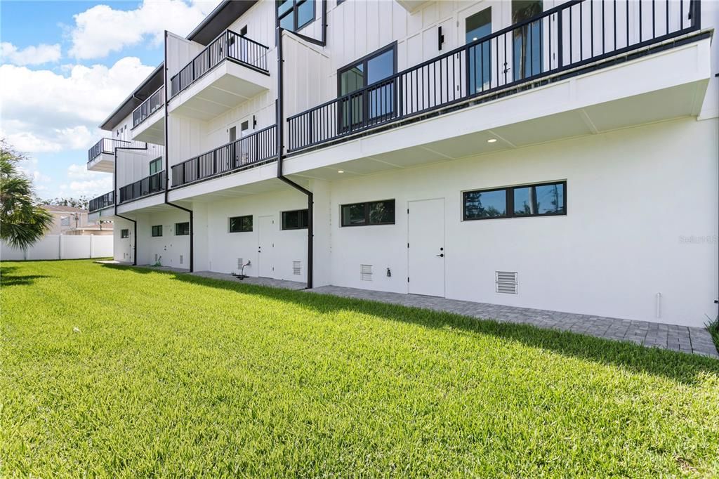 En Venta: $1,175,000 (3 camas, 3 baños, 2200 Pies cuadrados)