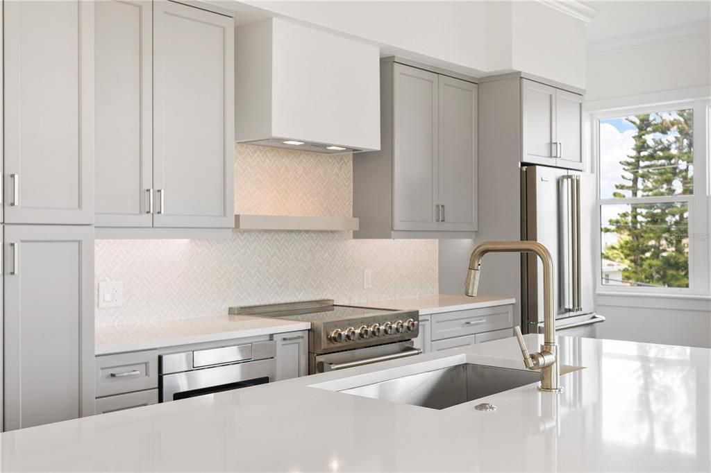 En Venta: $1,175,000 (3 camas, 3 baños, 2200 Pies cuadrados)