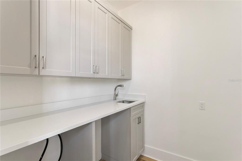 En Venta: $1,175,000 (3 camas, 3 baños, 2200 Pies cuadrados)