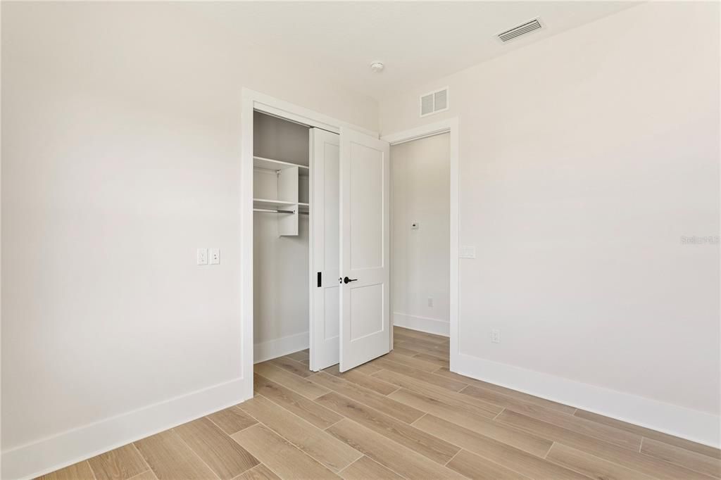 En Venta: $1,175,000 (3 camas, 3 baños, 2200 Pies cuadrados)