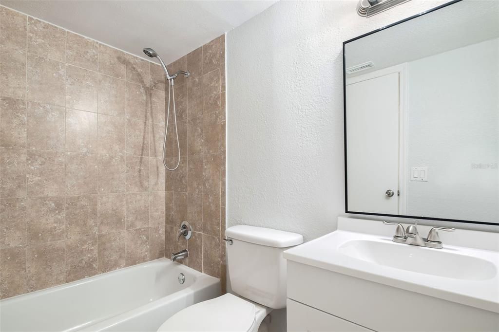 For Sale: $199,999 (3 beds, 2 baths, 1428 Square Feet)