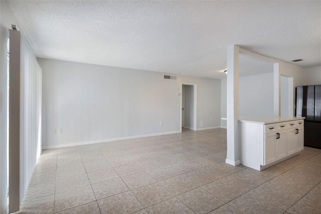 For Sale: $199,999 (3 beds, 2 baths, 1428 Square Feet)