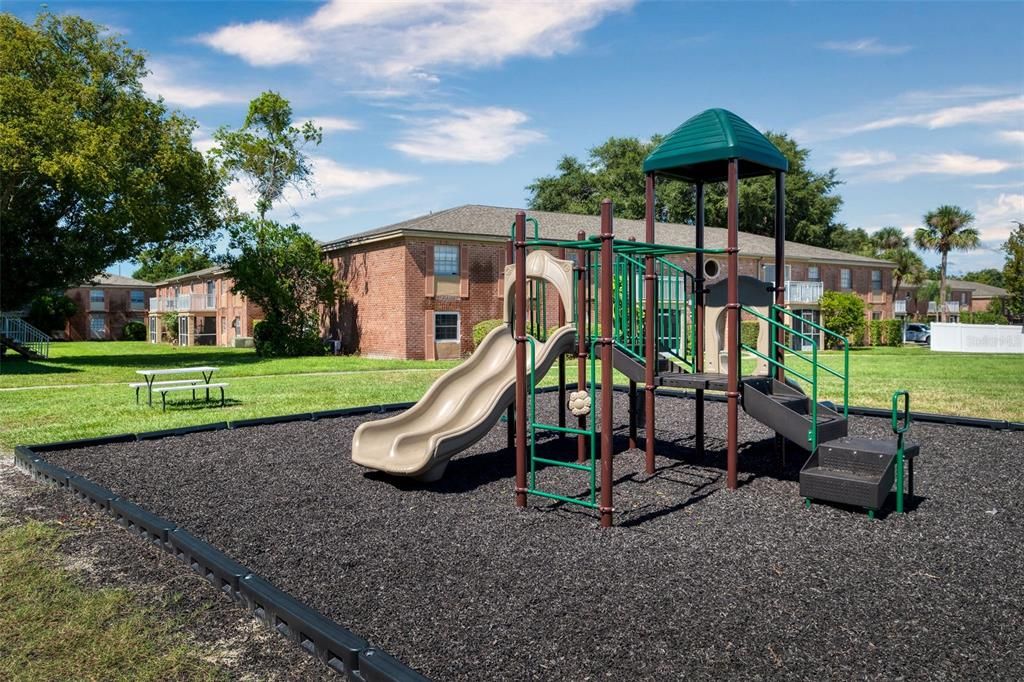 For Sale: $199,999 (3 beds, 2 baths, 1428 Square Feet)