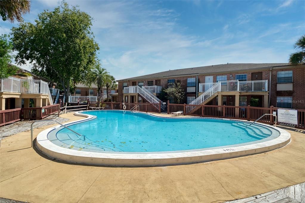 For Sale: $199,999 (3 beds, 2 baths, 1428 Square Feet)