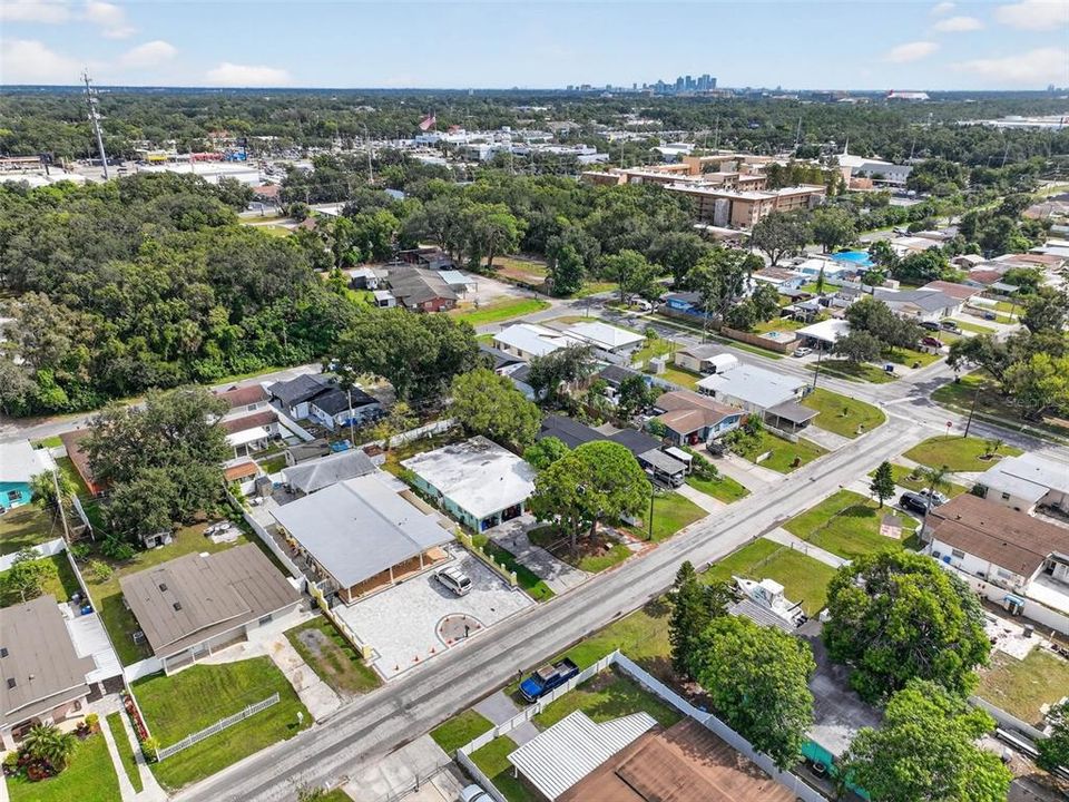 待售: $400,000 (5 贝兹, 3 浴室, 2300 平方英尺)