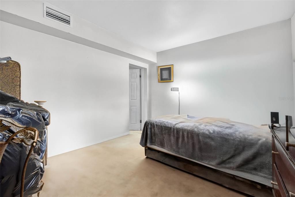 待售: $400,000 (5 贝兹, 3 浴室, 2300 平方英尺)