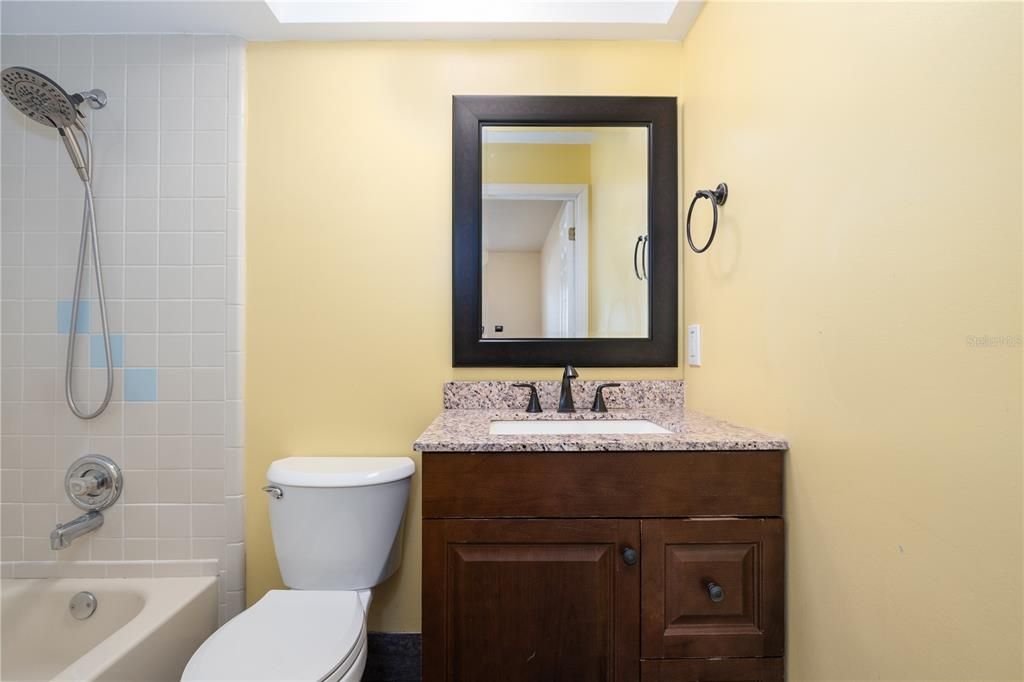 На продажу: $339,900 (4 спален, 3 ванн, 1967 Квадратных фут)