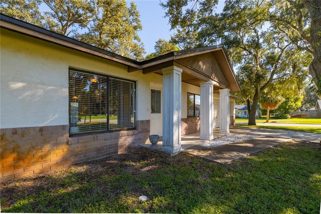 На продажу: $339,900 (4 спален, 3 ванн, 1967 Квадратных фут)