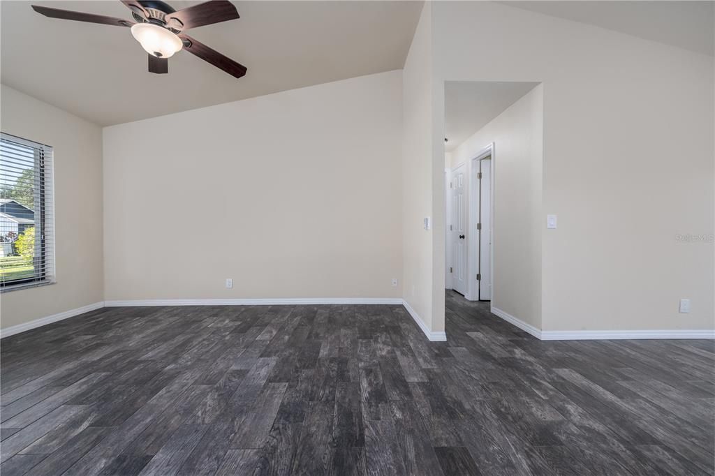 На продажу: $339,900 (4 спален, 3 ванн, 1967 Квадратных фут)