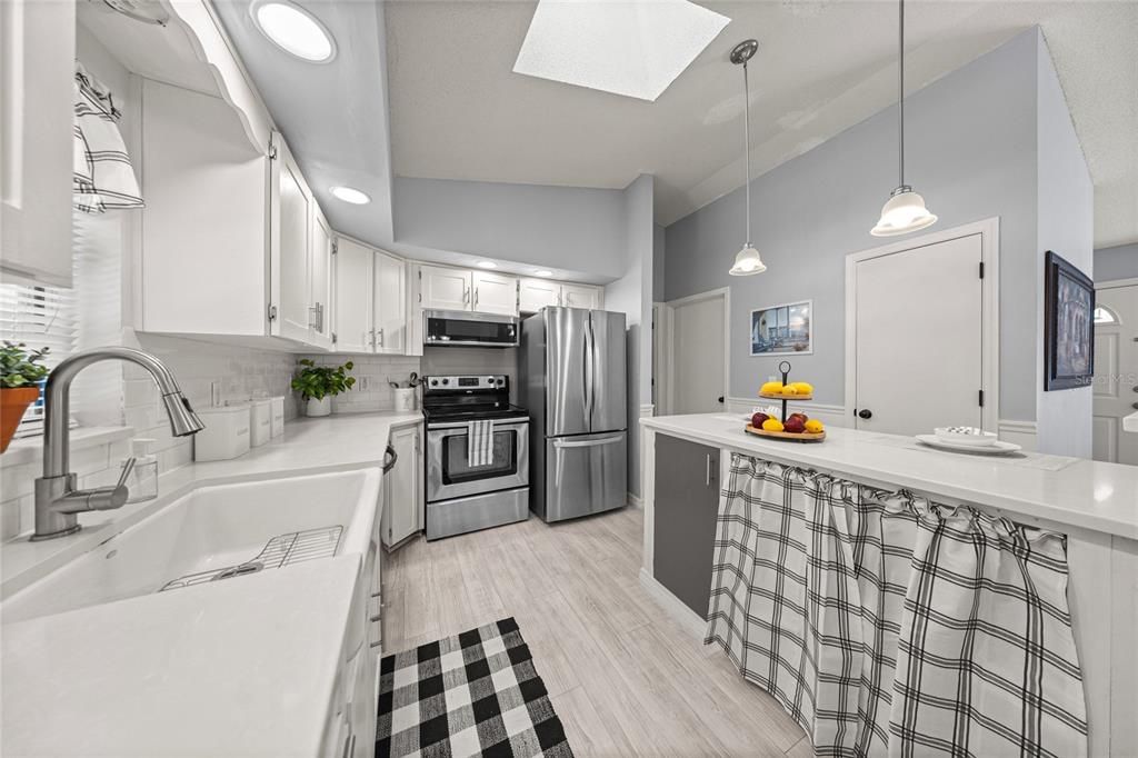 На продажу: $239,900 (2 спален, 2 ванн, 1188 Квадратных фут)