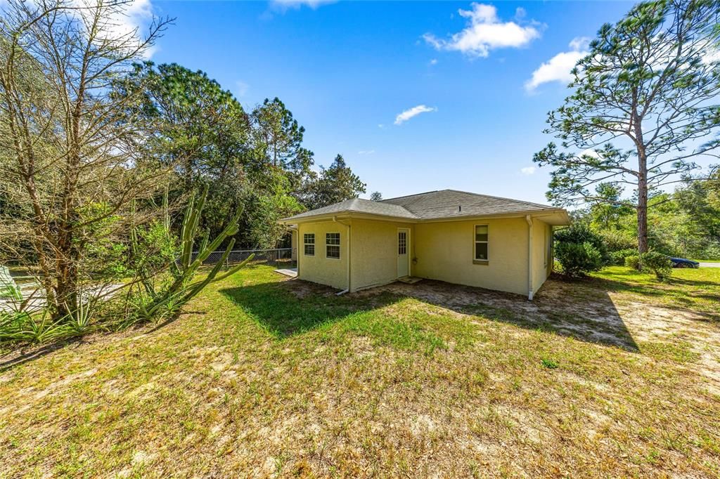 На продажу: $239,900 (2 спален, 2 ванн, 1188 Квадратных фут)