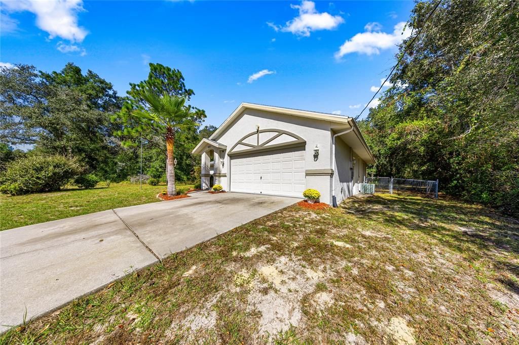 На продажу: $239,900 (2 спален, 2 ванн, 1188 Квадратных фут)