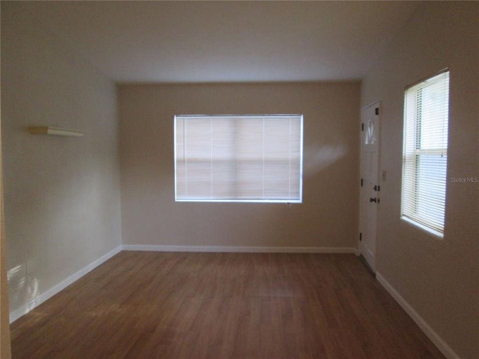 Active With Contract: $2,049 (3 beds, 1 baths, 1381 Square Feet)